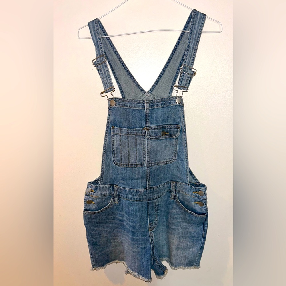 Overall shorts